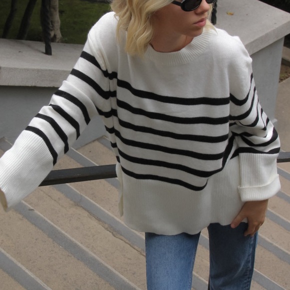 Large sweater with slits on the side and wide sleeves - Picture 5 of 5